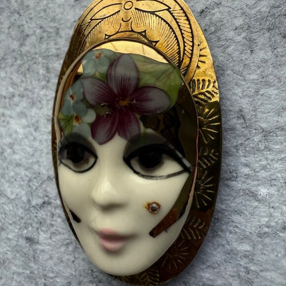 VTG Retro Flapper Face Brooch Hand-Painted Lady Pin Artist signed  Art Deco - Picture 6 of 11